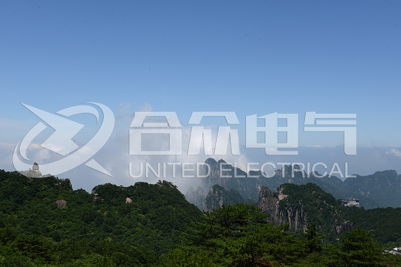 黃山之巔一覽眾山小 黃山之巔一覽眾山小